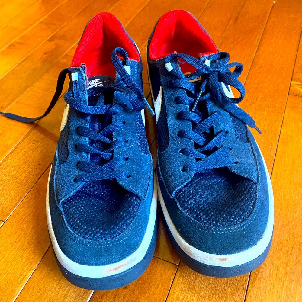 Navy Nike
